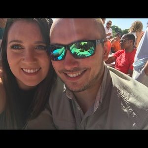 Meet your Posher, Caitlin